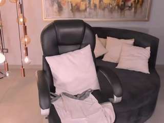 charlottecox1