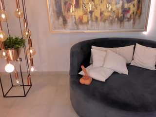 CharlotteCox1 live cam preview