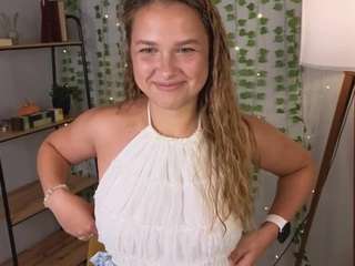 janetbrewer, female webcam model,  years old, on live webcam