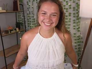 Janetbrewer's cam show statistics and live stream