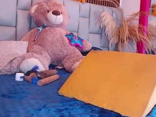 lucy-03 Live Webcam on CamSoda