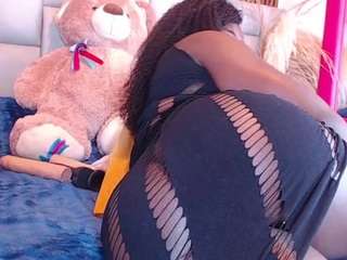 Lucy-03 live webcam show