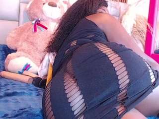 Lucy-03 live webcam show