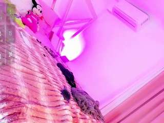 Mia-novoa-1 live cam preview