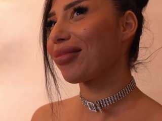 le modèle ambervale est en webcam porno dans un show sur le site camsoda, il possède les tags suivants: amateur,anal toys,tattoos,striptease,strip,shaved pussy,sexy,ride torso,pussy,public,orgasm,no drinking,natural,lush,lingerie,foot fetish,flashing,fingers,cock rating,ass bouncing