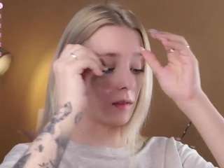 Dori live cam — ass bouncing, no drinking, young adult