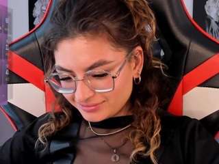 emilyfiorii live on CamSoda