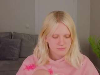 lillly-jhonasss Live Webcam on CamSoda