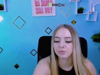 linda-lynx live webcam show