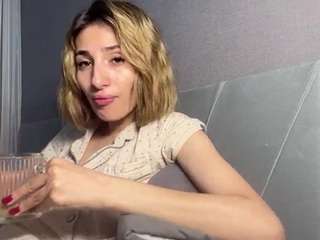 Live cam show with Amy