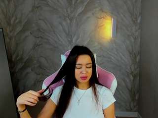 Nicole live cam preview