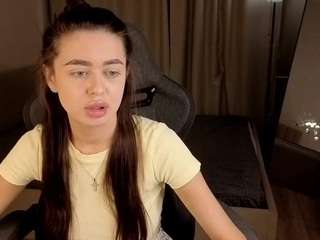 Nicole live cam preview