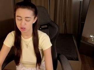 Nicole live cam preview
