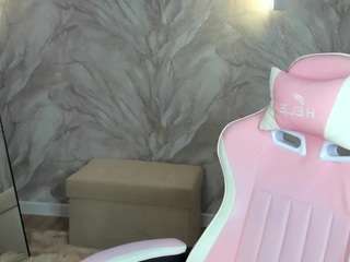 Nicole live cam preview