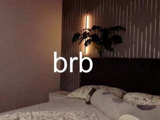 Nicole live cam preview