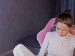 Nicole live cam preview