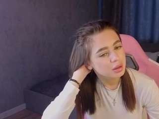 Nicole live cam preview