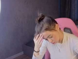 Nicole live cam preview