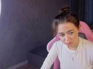 Nicole live cam preview