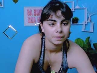 selena-crystal live webcam show