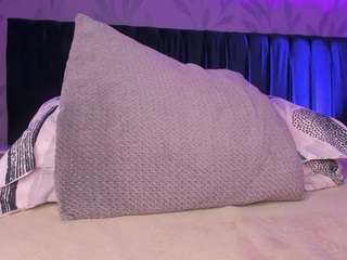 Milan-daph's cam show statistics and live stream