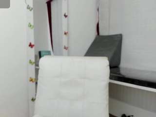 nyomii live webcam show
