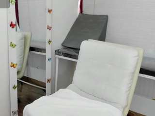 nyomii live webcam show