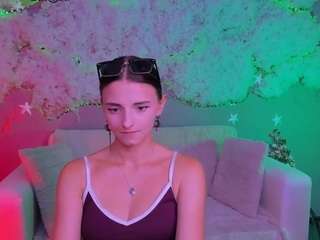 caroline-honeyy1