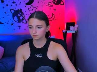 caroline-honeyy1