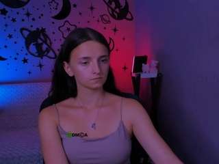 caroline-honeyy1