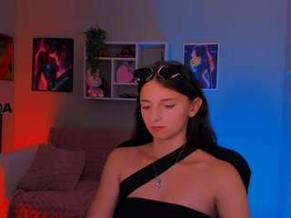 caroline-honeyy1