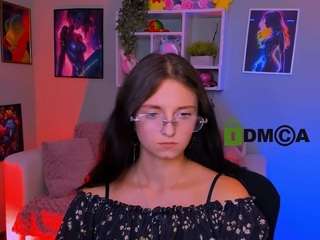 caroline-honeyy1