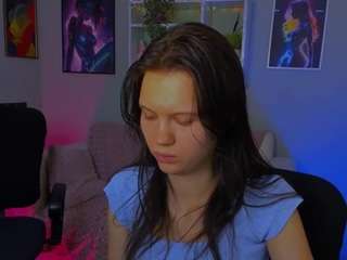 caroline-honeyy1 live webcam show