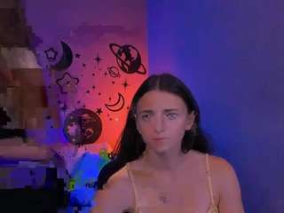 caroline-honeyy1