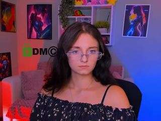 Live cam show with caroline-honeyy1