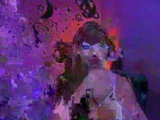 caroline-honeyy1