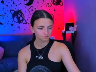 caroline-honeyy1