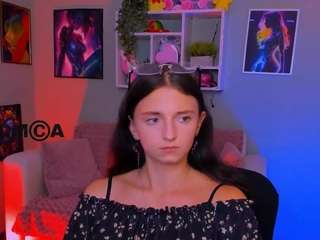 caroline-honeyy1
