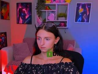 caroline-honeyy1