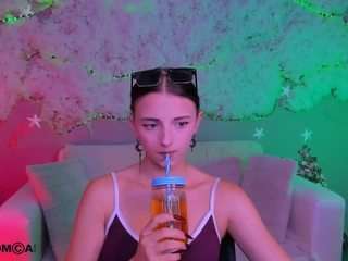caroline-honeyy1