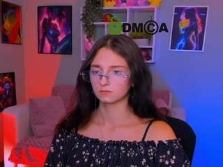 caroline-honeyy1