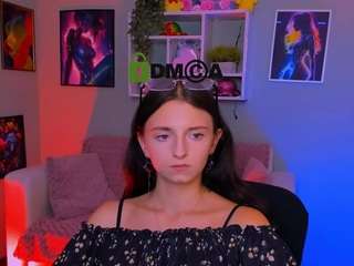 caroline-honeyy1