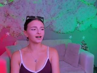 caroline-honeyy1