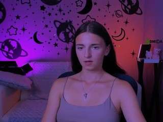 caroline-honeyy1