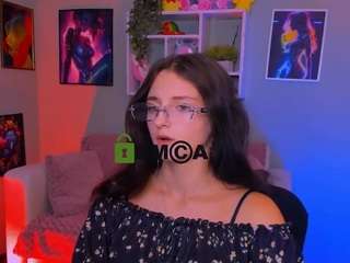 caroline-honeyy1 avatar