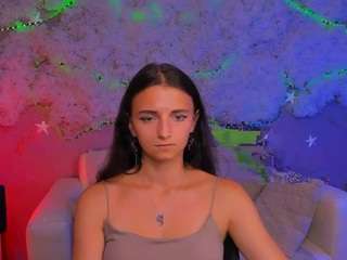 caroline-honeyy1