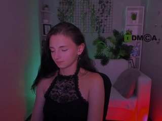 caroline-honeyy1