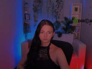 caroline-honeyy1