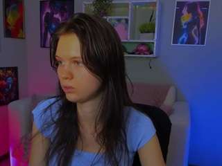 caroline-honeyy1