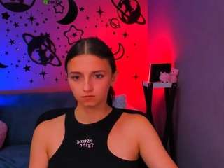 caroline-honeyy1